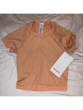 Lululemon Women's Orange and Pink Tshirt